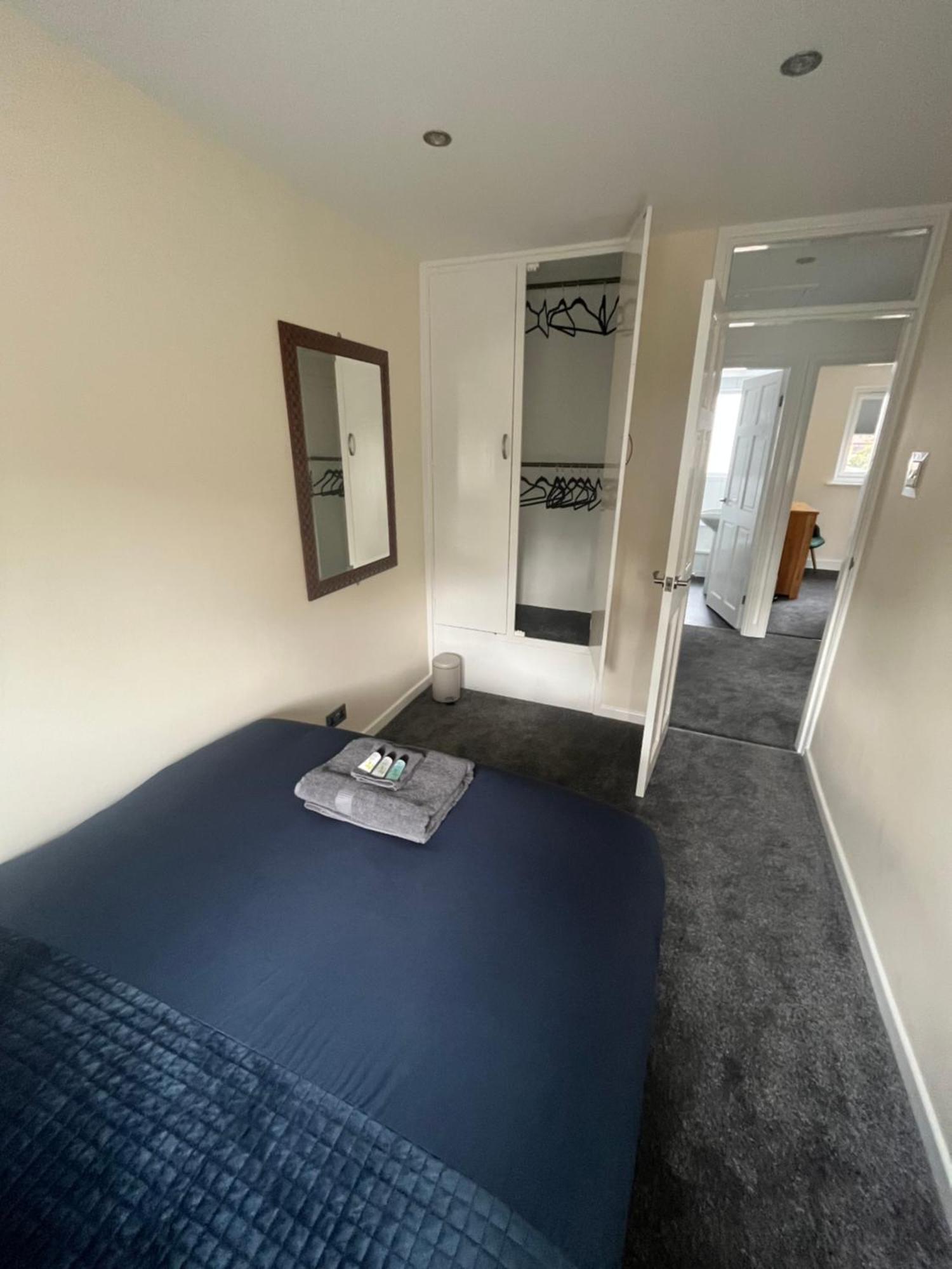 Wilford Charm Spacious 3br Retreat In *