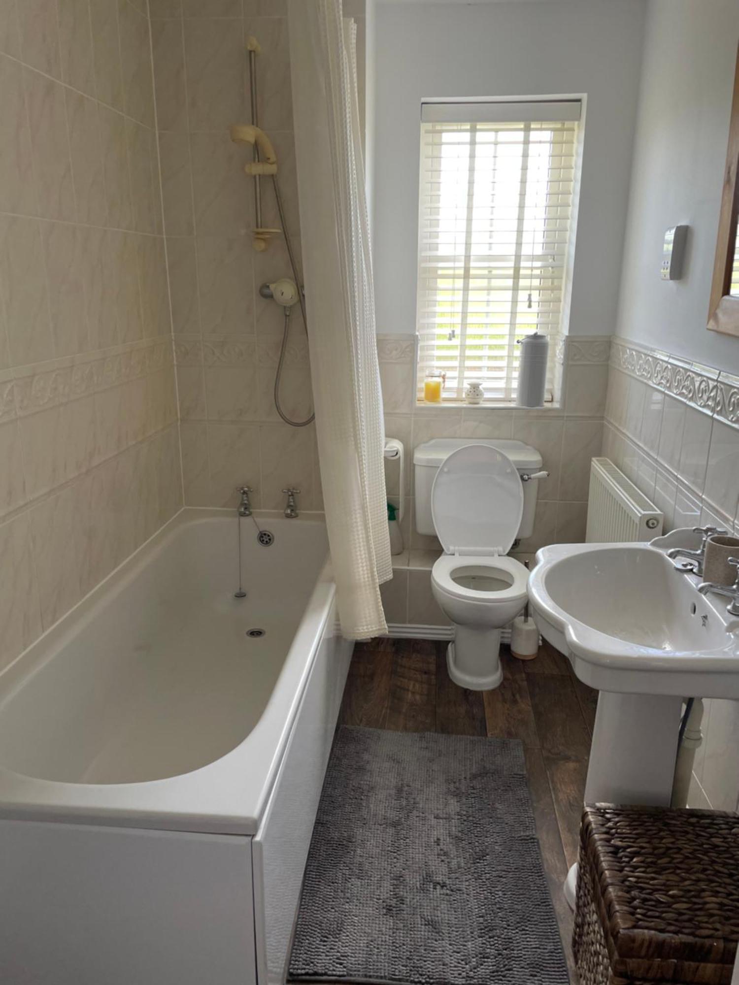 Spacious Four Bed Detached In Nottingham