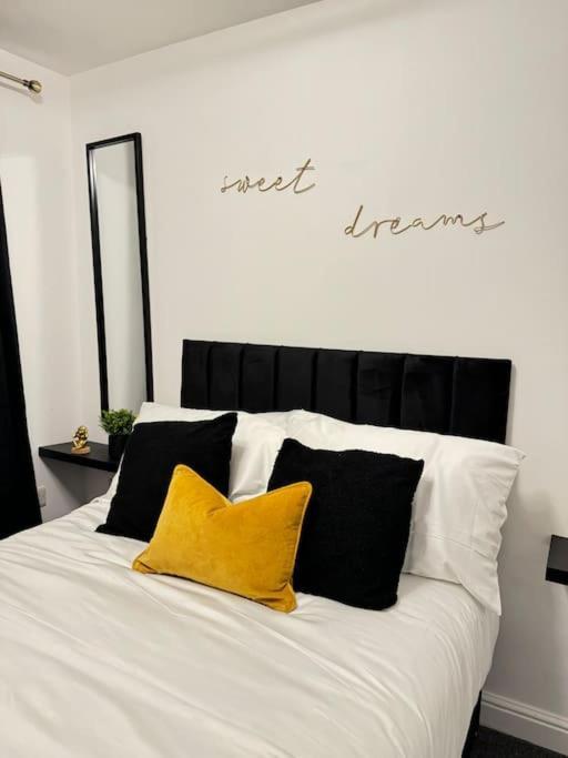 Apartment Luxury Cozy 3 Bed 5mins From - Free Parking! Nottingham