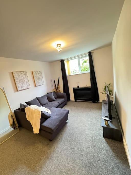 Luxury Cozy 3 Bed 5mins From - Free Parking! *