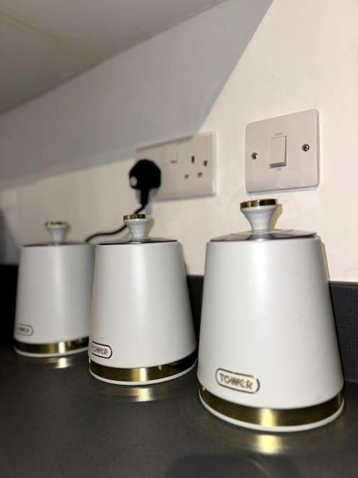 Luxury Cozy 3 Bed 5mins From - Free Parking! *