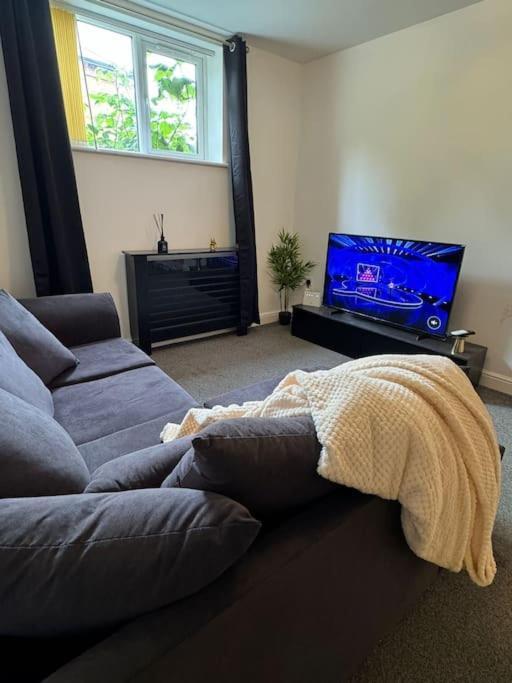 Luxury Cozy 3 Bed 5mins From - Free Parking! *