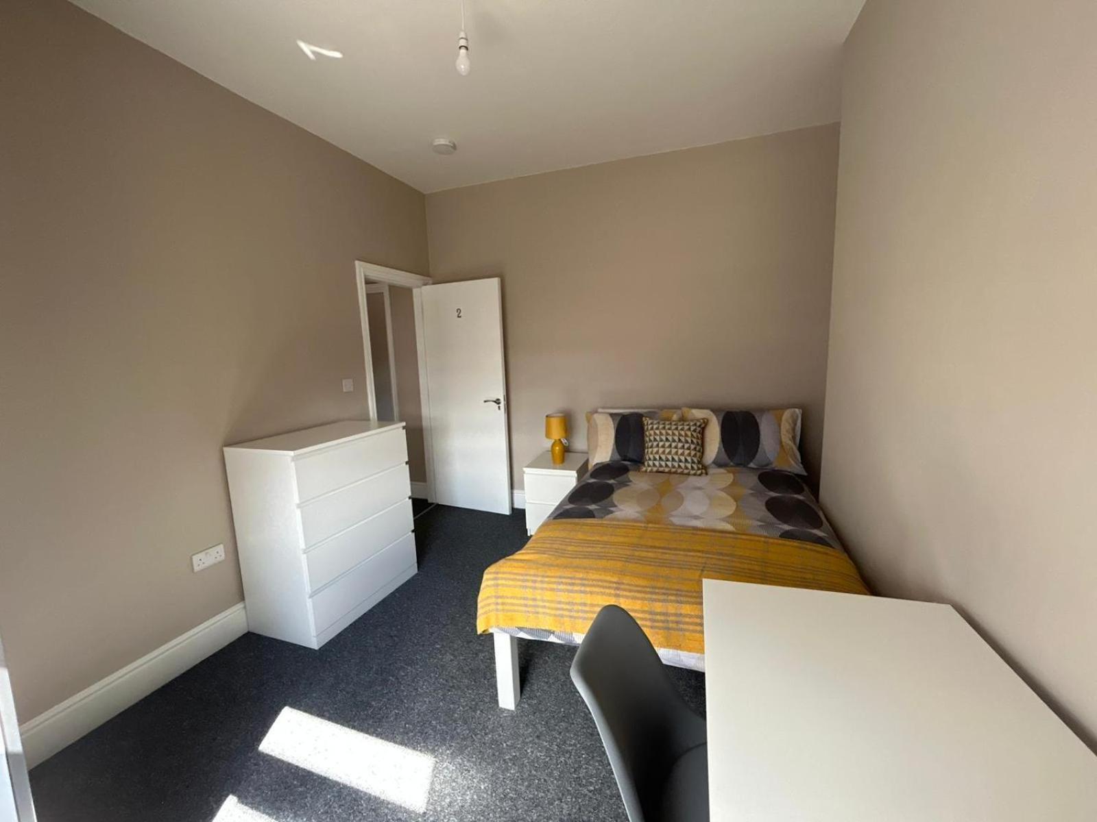 Apartamento Spacious Near Citycentre Parking/wifi/netflix