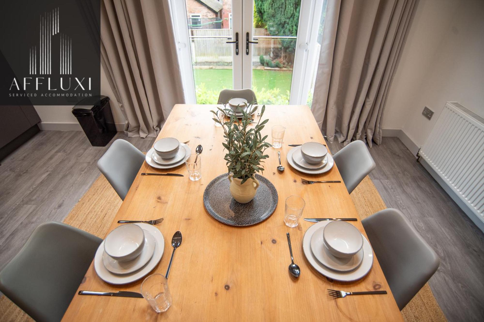 Holiday home Spacious With Garden Sleeps 9