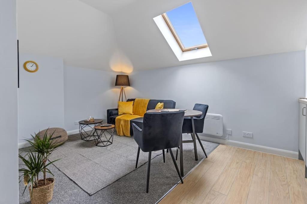Modern Free Off Road Parking King 10 Apartment Nottingham