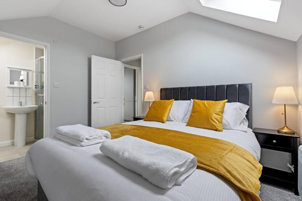 Apartamento Modern Free Off Road Parking King Bed 9 *