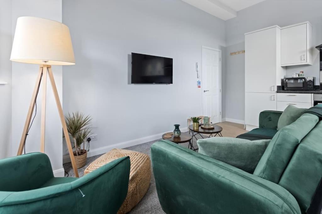 Modern Free Parking Double Bed 5 *