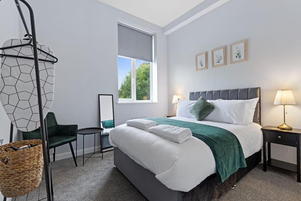 Modern Free Parking Double Bed 5
