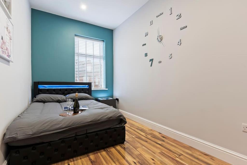 Casa de férias Bella's House 12mins Bus To Motor Point Arena Free Street Parking *