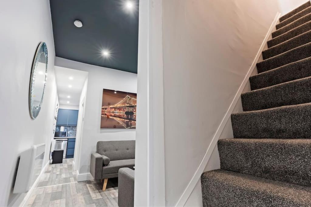 Bella's House 12mins Bus To Motor Point Arena Free Street Parking Nottingham