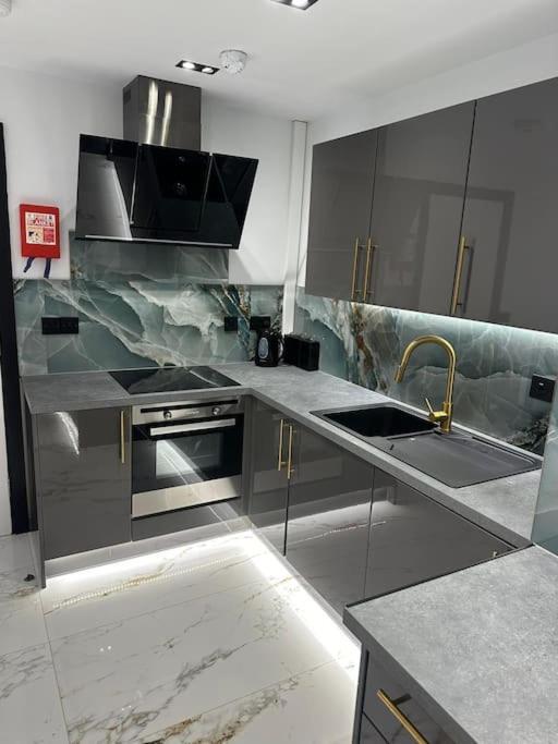 Apartamento Jupiter Lux Spacious Terrace & Free Parking Nottingham