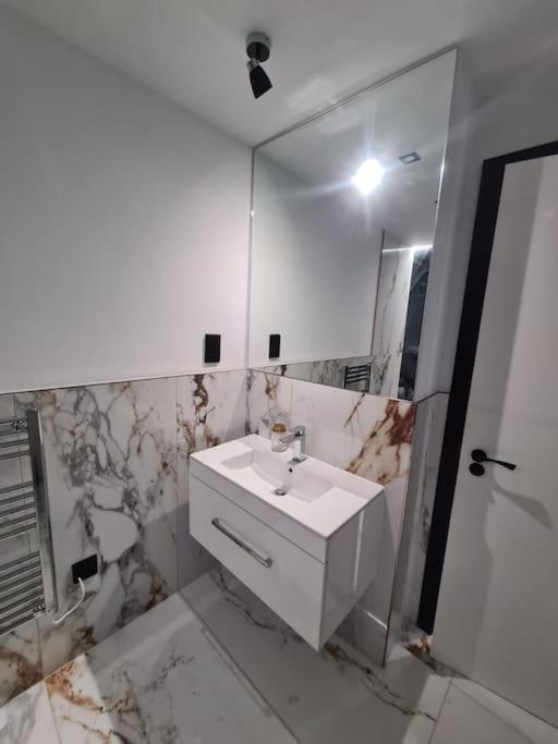 Jupiter Lux Spacious Terrace & Free Parking Apartamento *