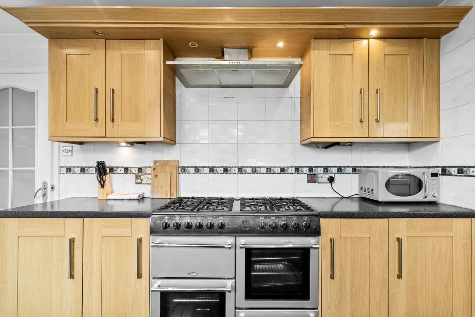 Holiday home Spacious 5 Bedroom House