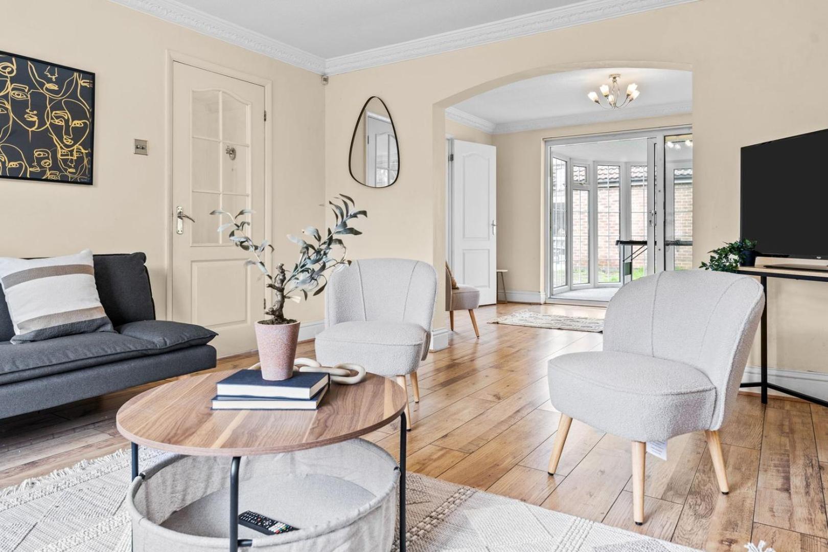 Spacious 5 Bedroom House