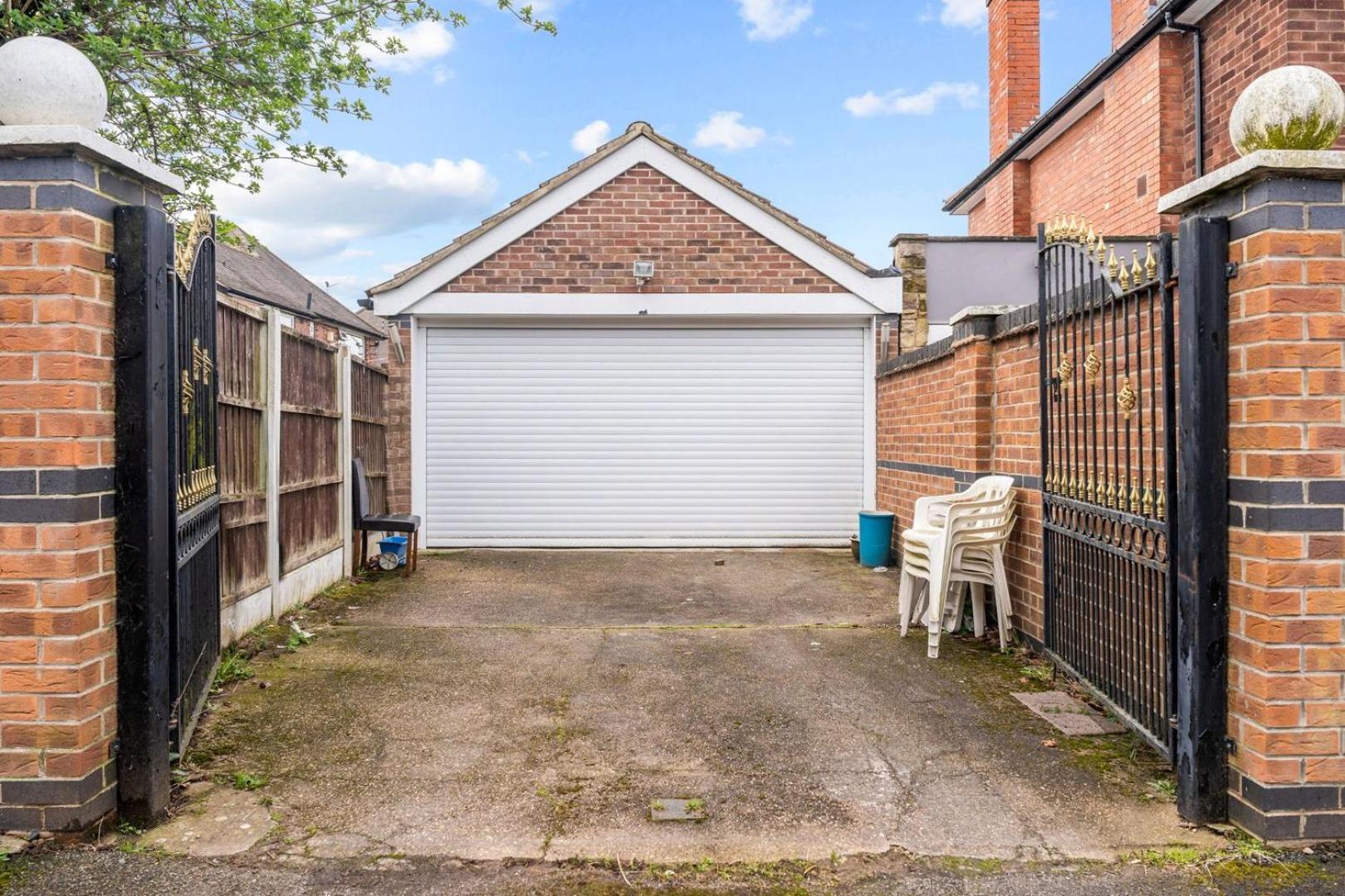Spacious 5 Bedroom House * Nottingham