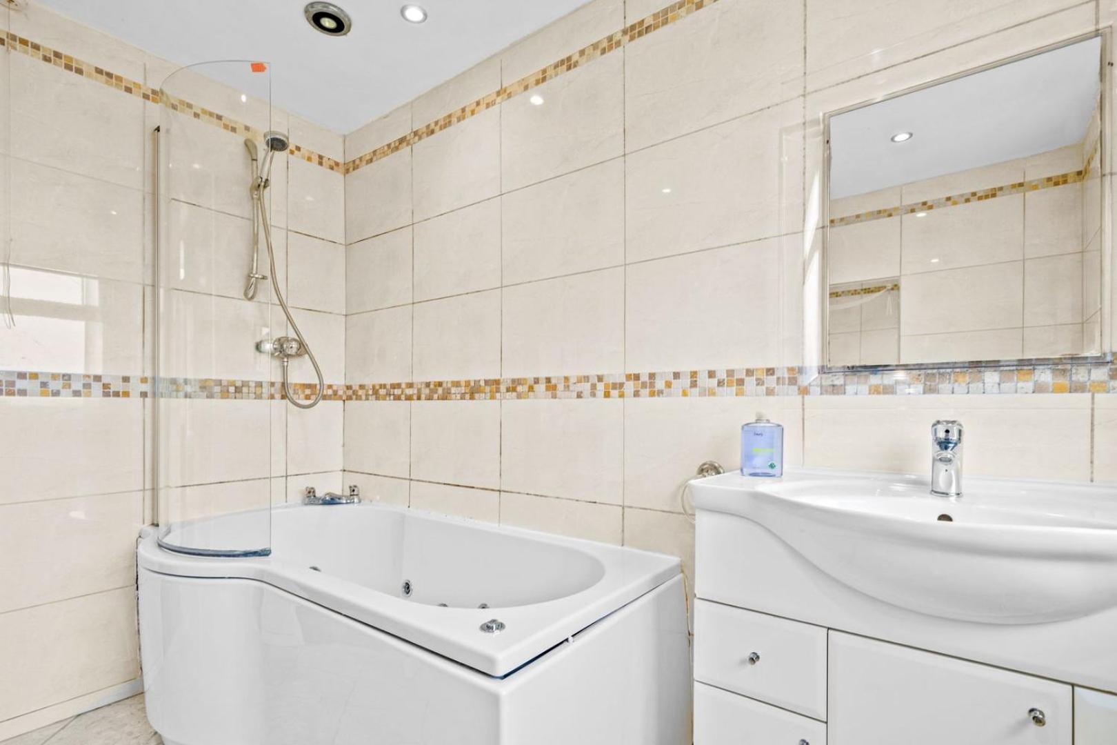 Spacious 5 Bedroom House