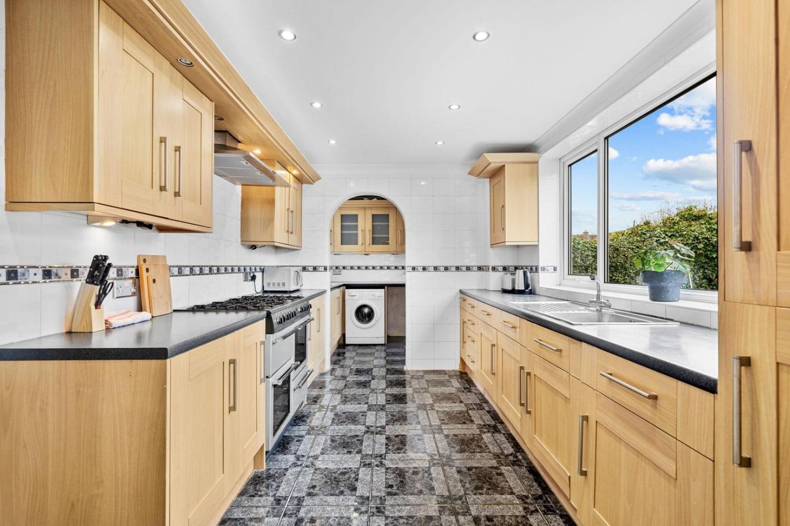 Spacious 5 Bedroom House