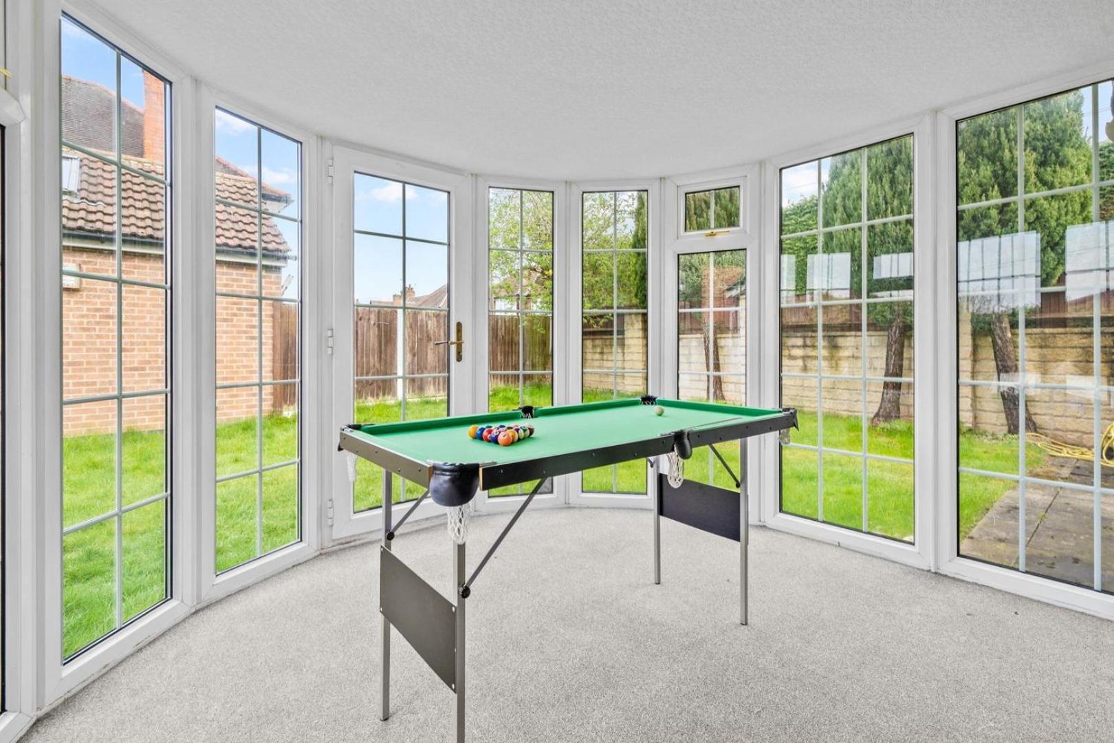 Spacious 5 Bedroom House Nottingham