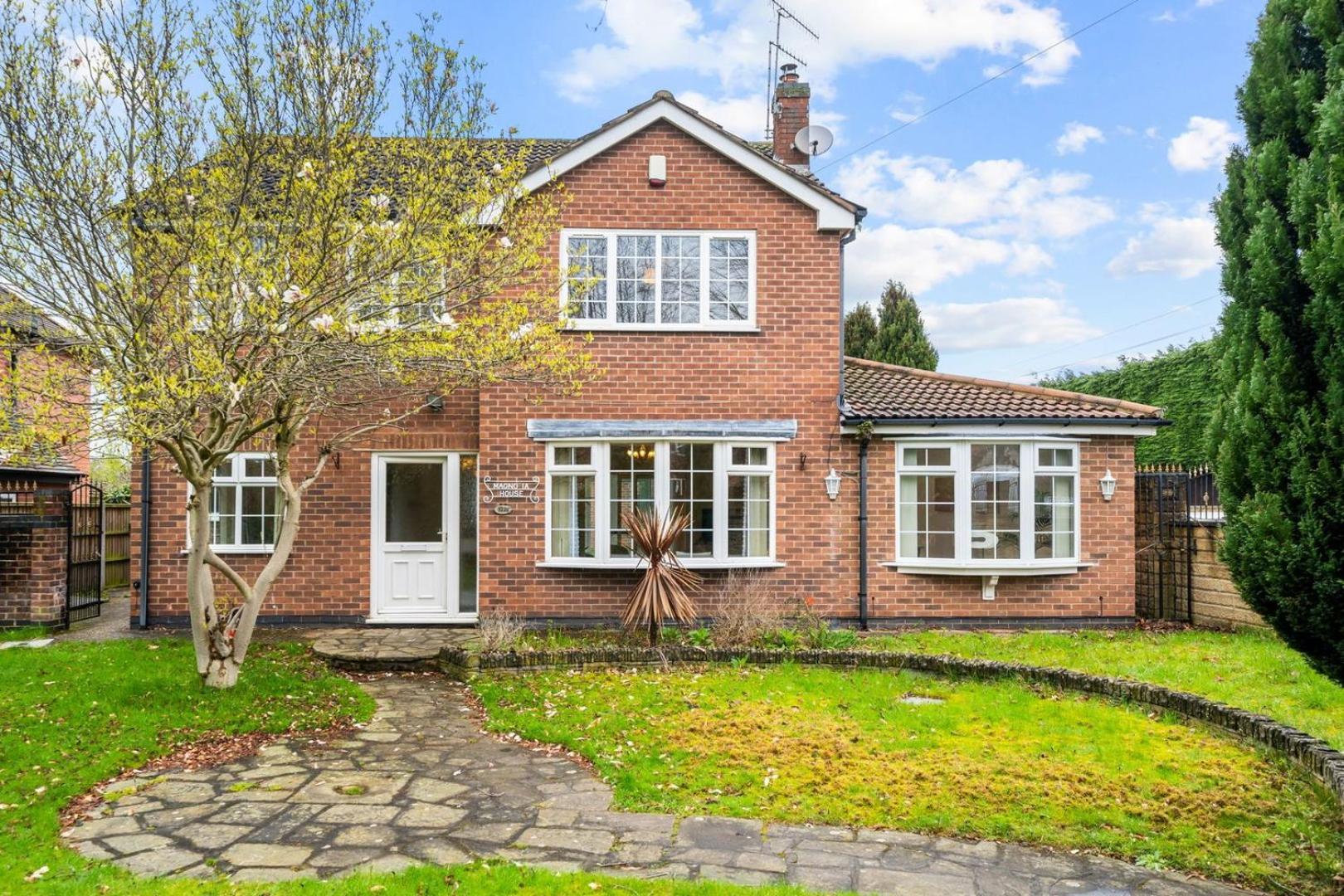 Holiday home Spacious 5 Bedroom House Nottingham