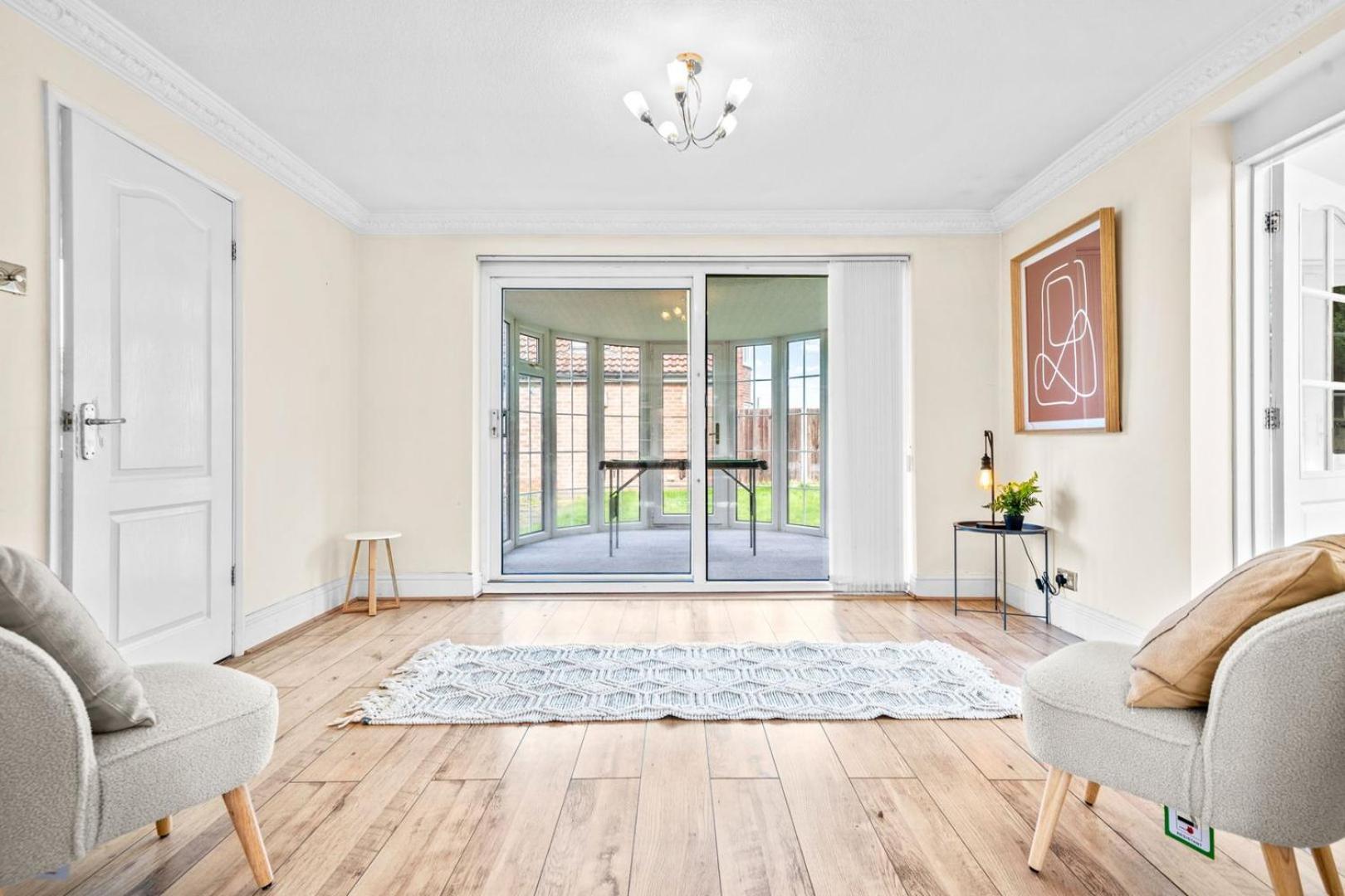 Spacious 5 Bedroom House Holiday home *
