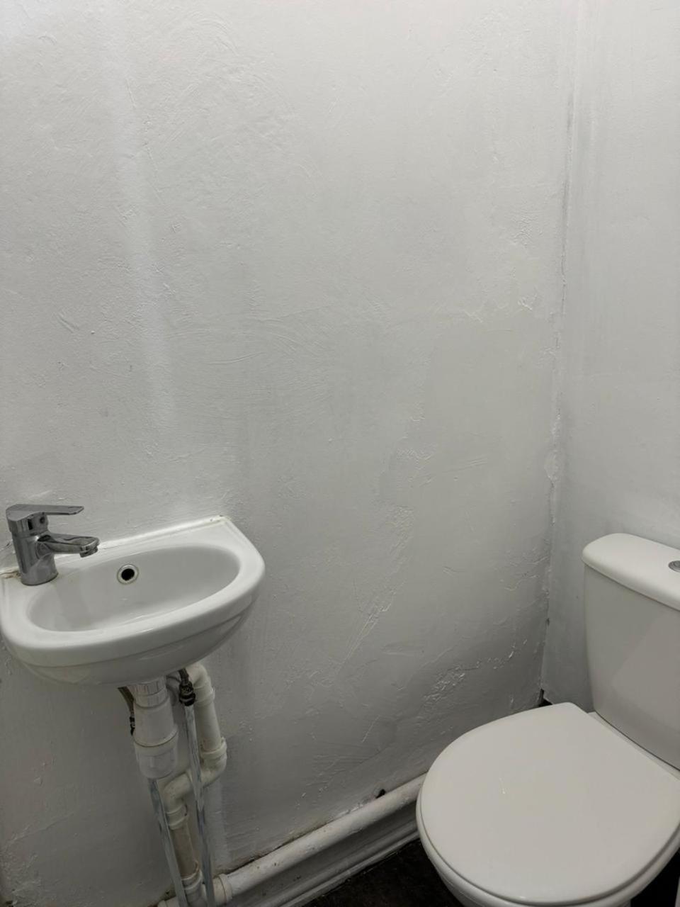Ensuite Near Cricket Ground *