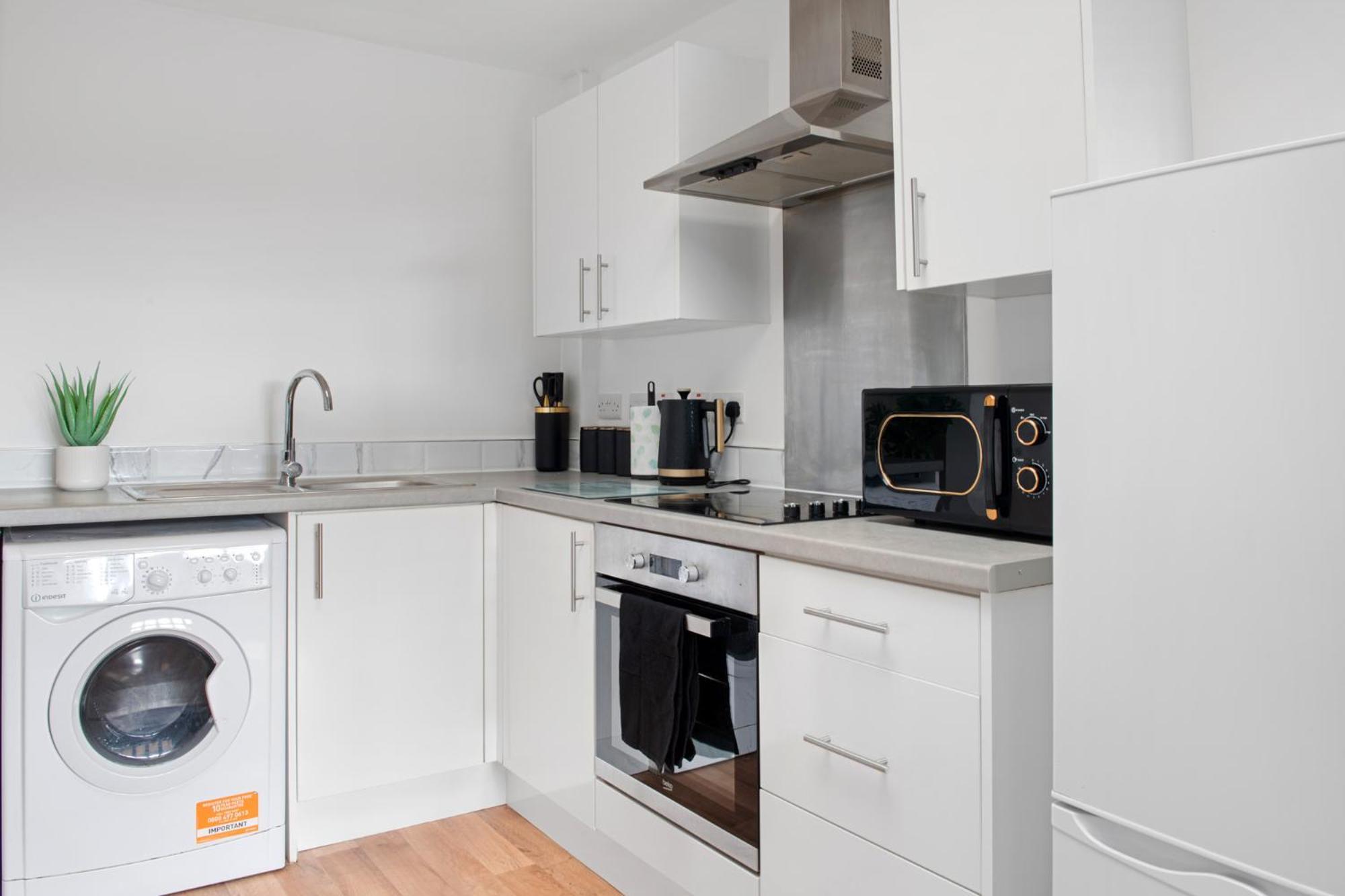 Luxury 2 Bed In Centre Apartment *