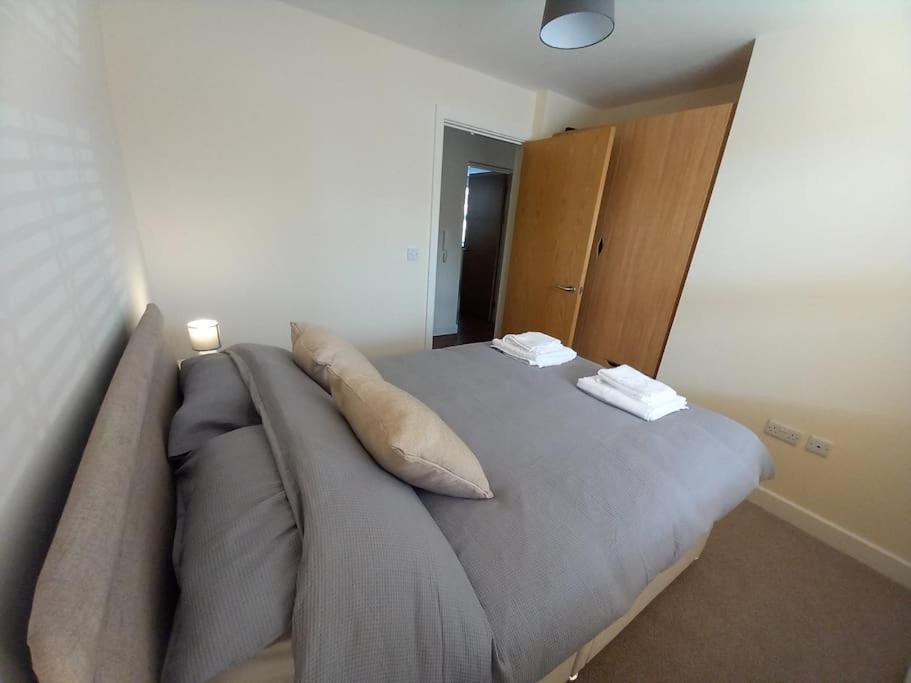 Apartment Comfortable And Spacious 2 Bedrooms Free Parking