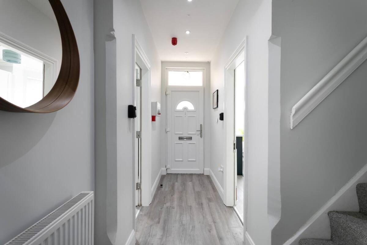 2 - In Nottingham- Near Attractions And Dining Pass The Keys