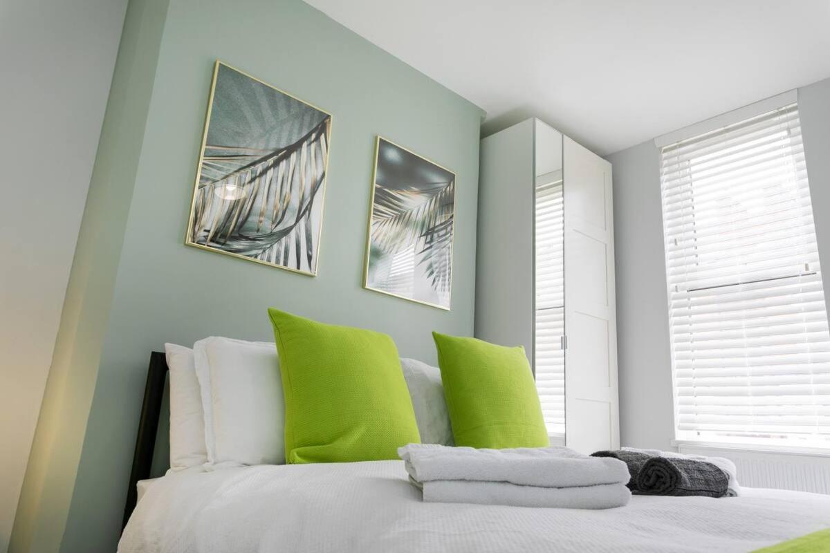 Apartment 2 - In Nottingham- Near Attractions And Dining Pass The Keys