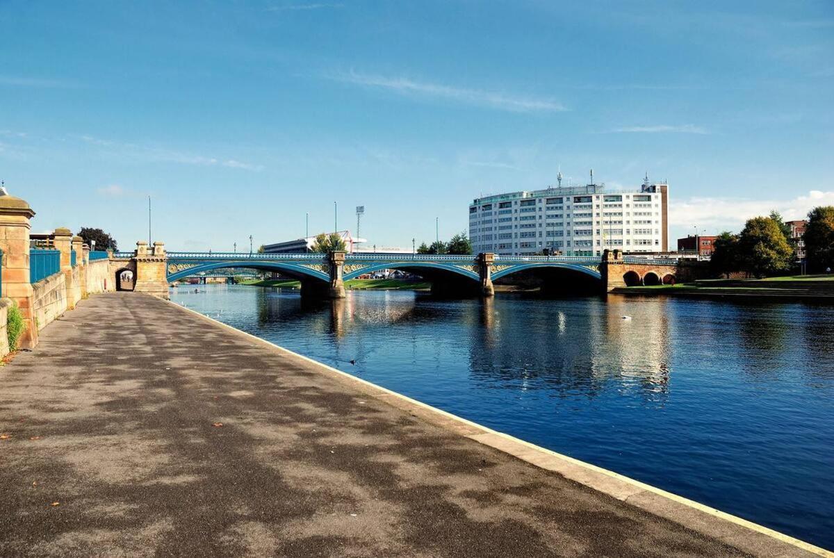 2 - In Nottingham- Near Attractions And Dining Pass The Keys Apartment Nottingham