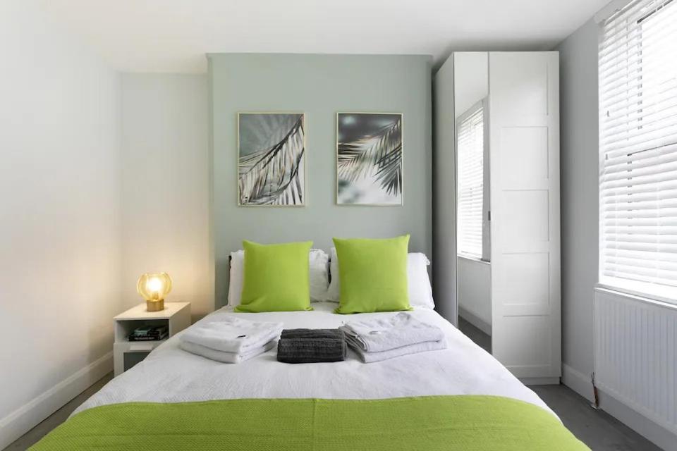 Apartment 2 - In Nottingham- Near Attractions And Dining Pass The Keys Nottingham