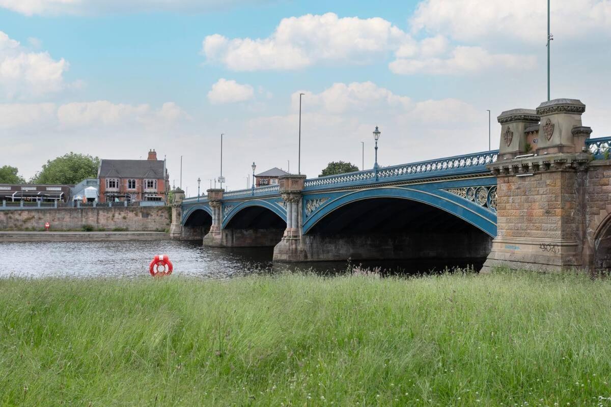 2 - In Nottingham- Near Attractions And Dining Pass The Keys Nottingham