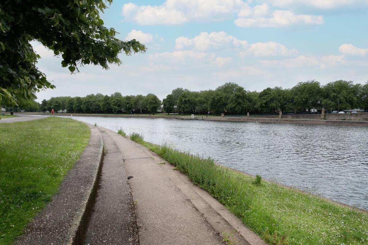 Apartment 2 - In Nottingham- Near Attractions And Dining Pass The Keys *