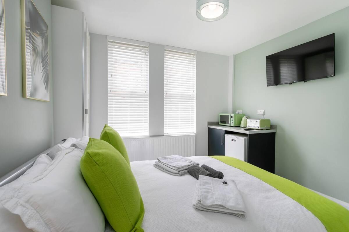 2 - In Nottingham- Near Attractions And Dining Pass The Keys Apartment