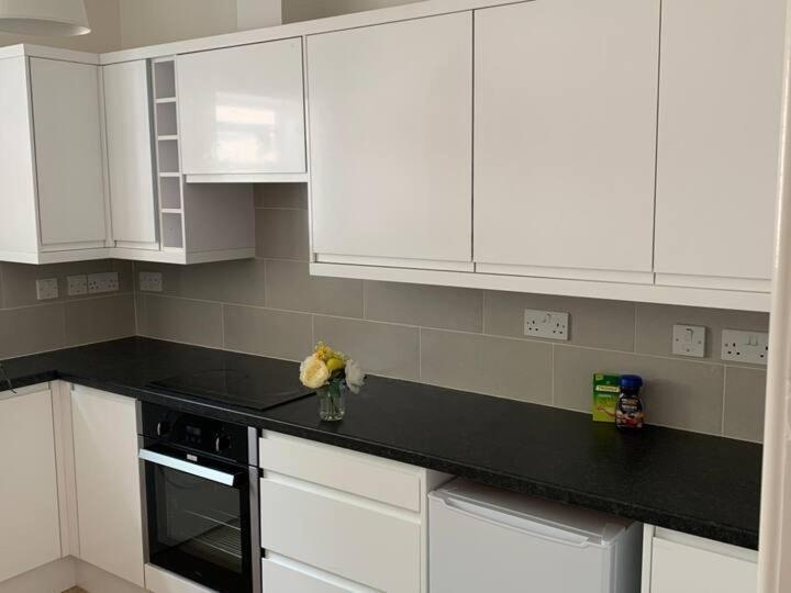 Modern Centre Apartment *