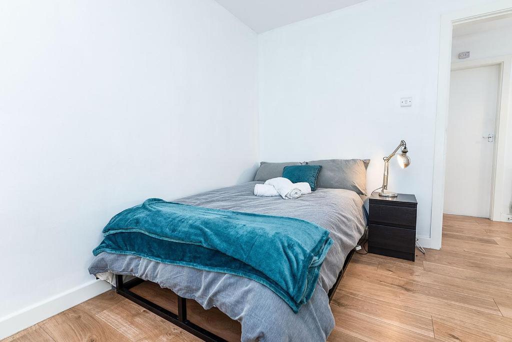 Cozy 3-bedroom Flat Opposite Forest Recreation Ground *