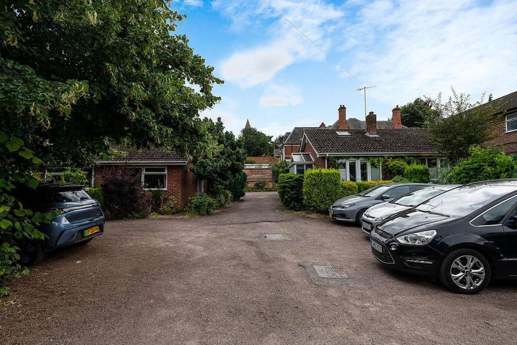 Cozy 3-bedroom Flat Opposite Forest Recreation Ground Apartment Nottingham