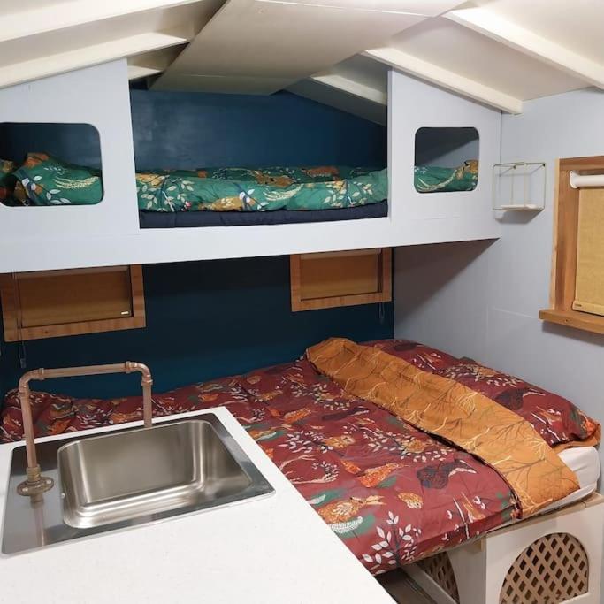 Tiny - With Private Shower In Separate Outbuilding Apartamento *