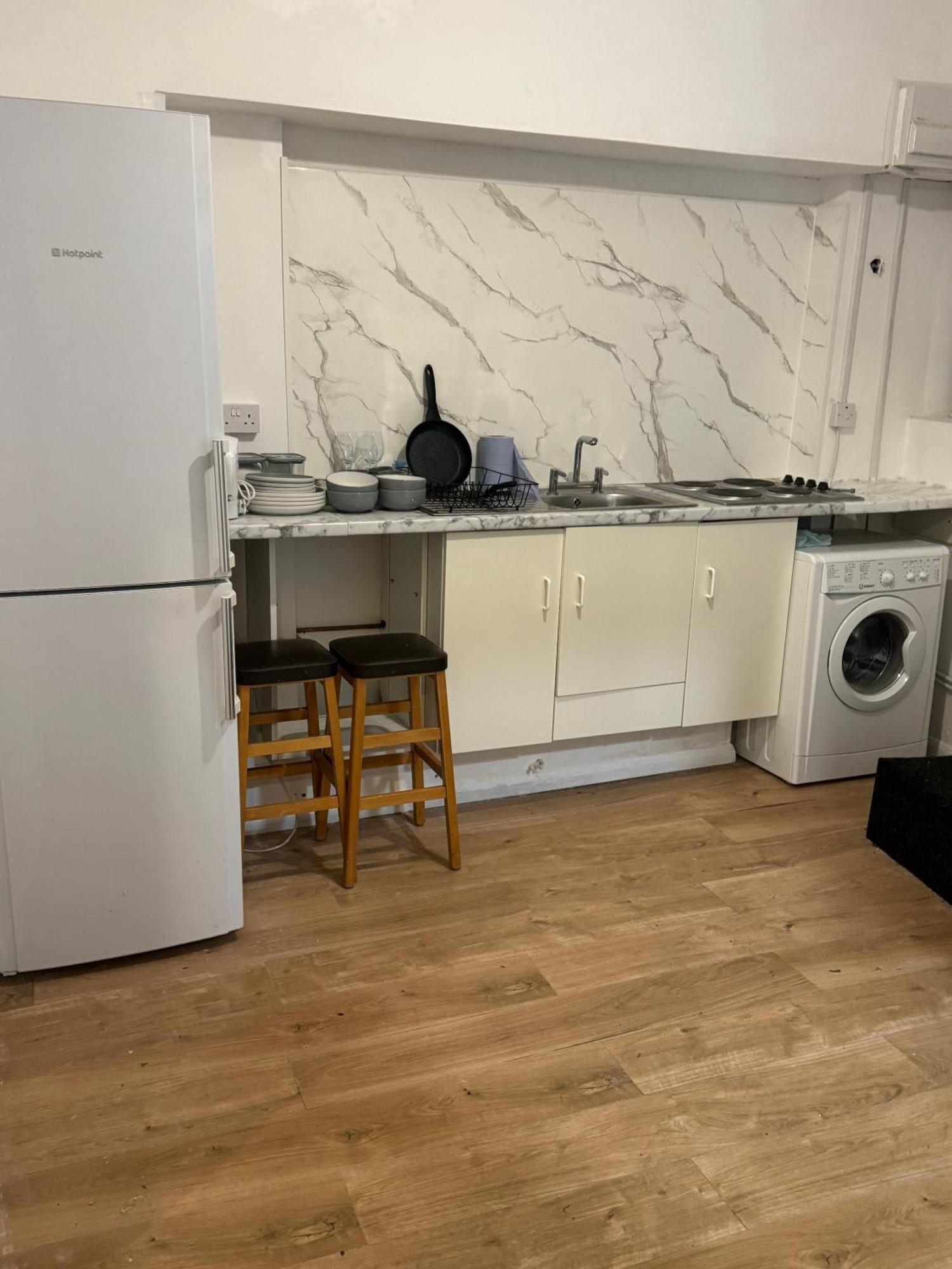 Flat In Near Center Nottingham