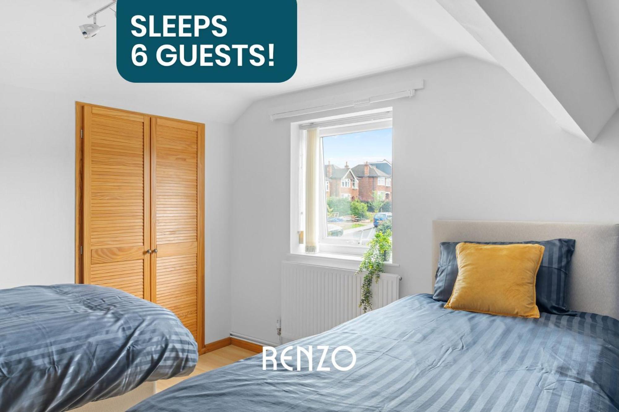 Vibrant 2-bed In By Renzo, Free Driveway Parking, Sleeps 6! *