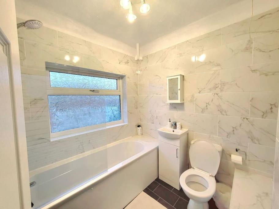 Holiday home Elegant Entire 3 Bed House With Free Parking Nottingham