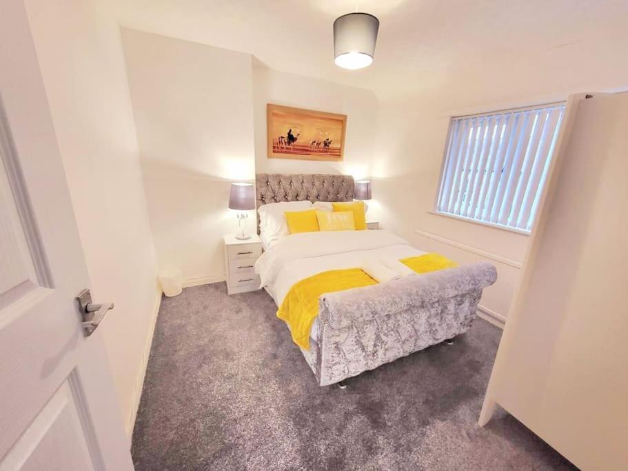 Elegant Entire 3 Bed House With Free Parking * Nottingham