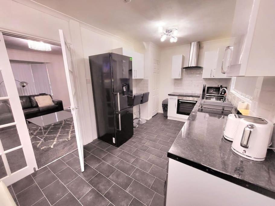 Elegant Entire 3 Bed House With Free Parking Holiday home Nottingham