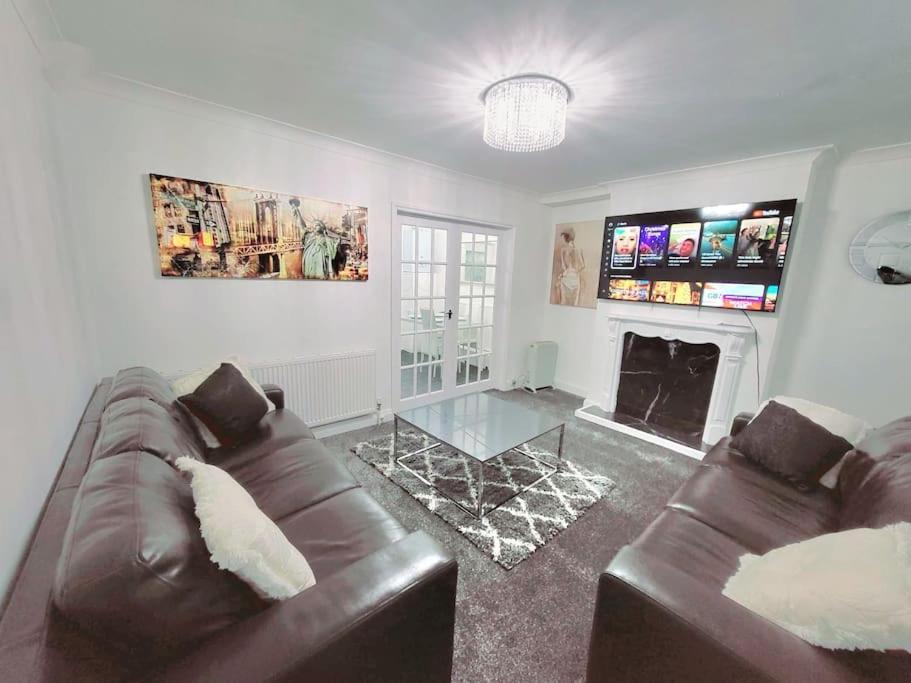 Holiday home Elegant Entire 3 Bed House With Free Parking
