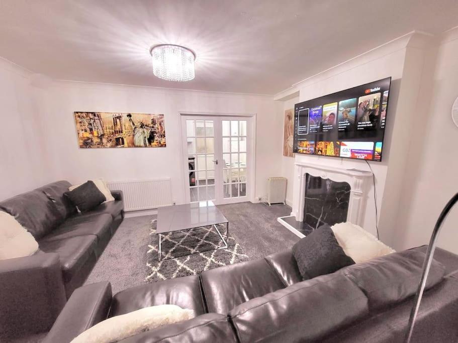 Elegant Entire 3 Bed House With Free Parking * Nottingham