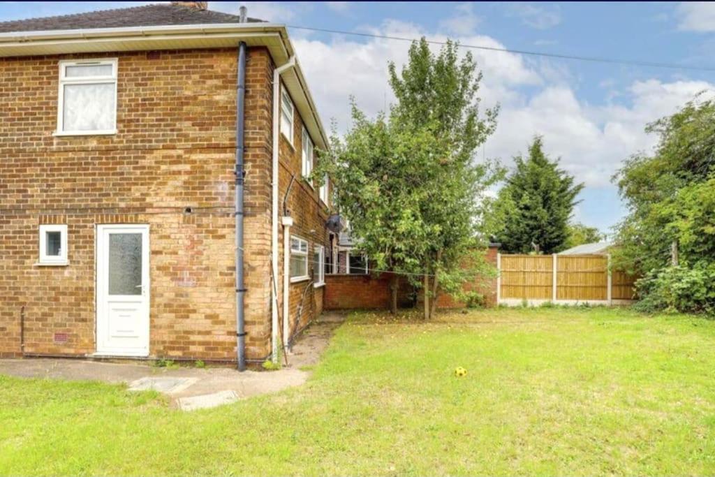 Apartment 5 Bedroom House And Free Parking *