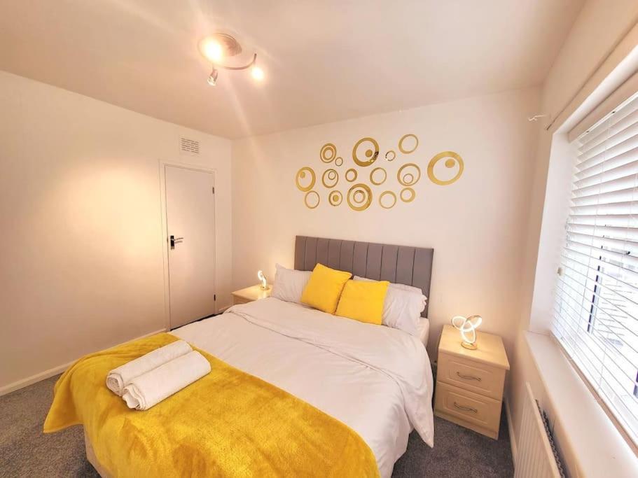 5 Bedroom House And Free Parking * Nottingham