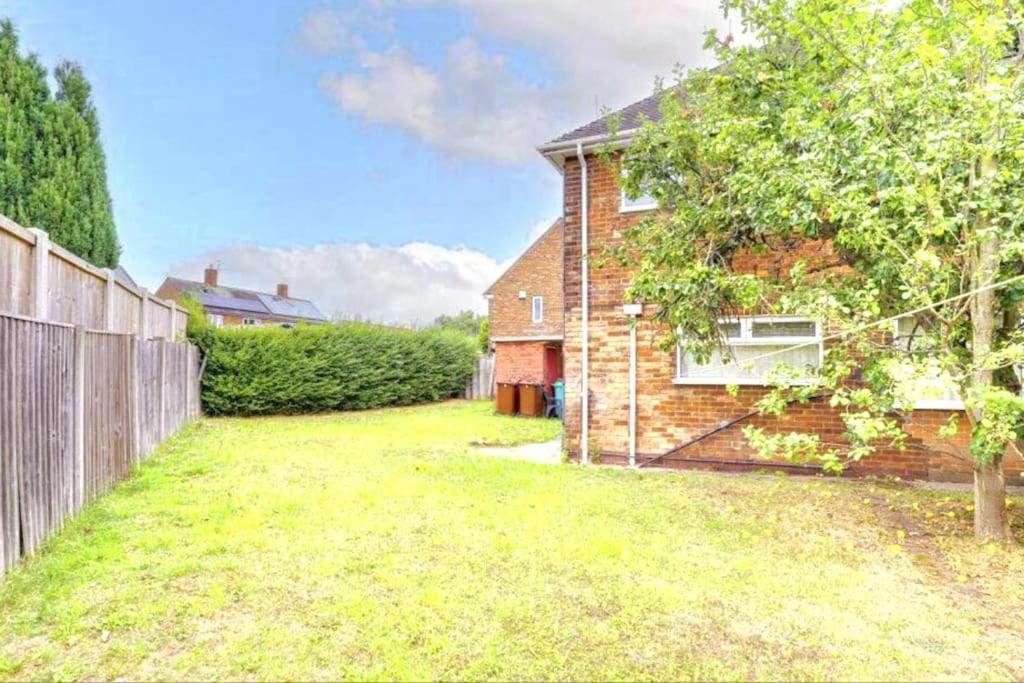 5 Bedroom House And Free Parking * Nottingham