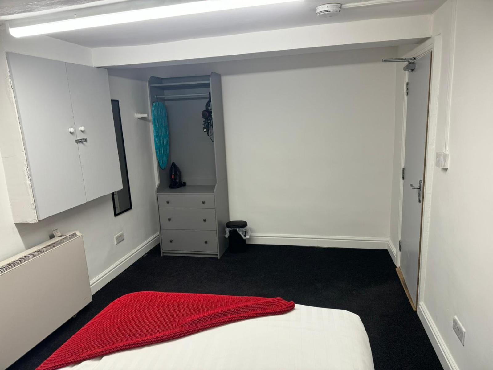 Modern In Heart Of Apartment Nottingham