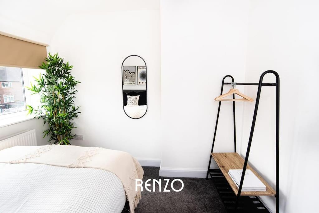Apartment Charming 3-bed In By Renzo, Free Parking, Free Wi-fi! Nottingham
